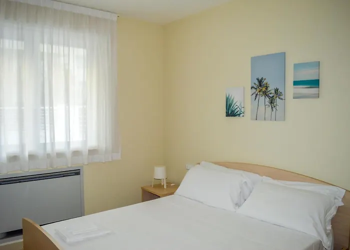 Homiday - Cerrano Park Apartman