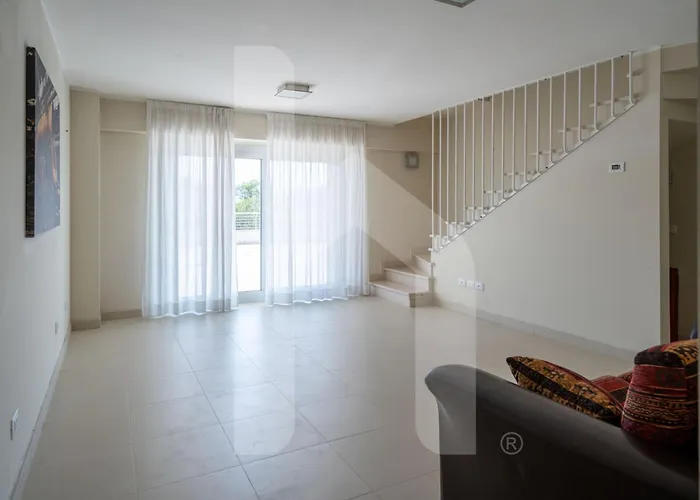 Homiday - Cerrano Park Apartman *