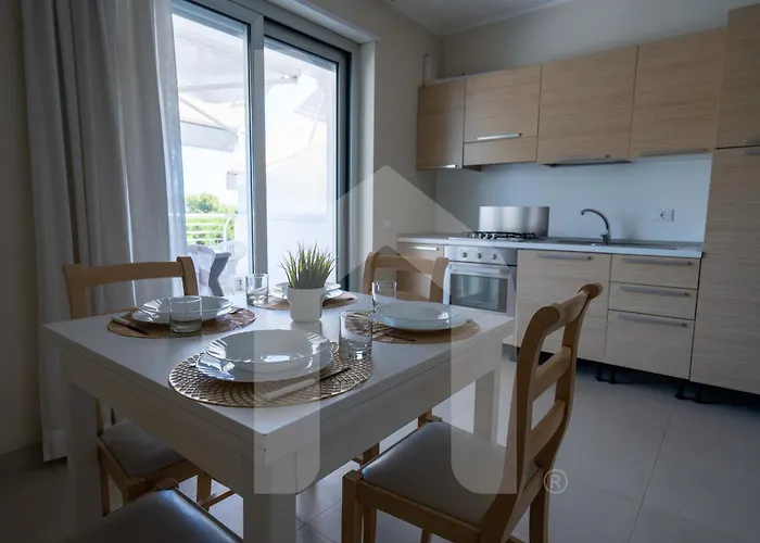 Homiday - Cerrano Park Apartman