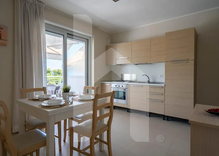 Homiday - Cerrano Park Apartman